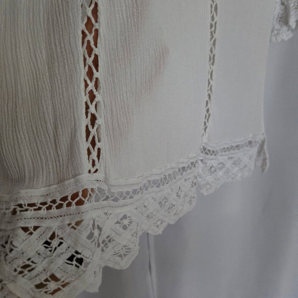 Pale Sky lace top - Picture 4 of 11